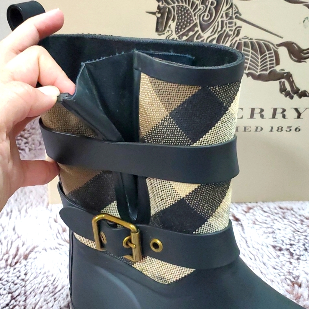 Authentic Burberry Nova Check Rain Boots - Picture 11 of 15